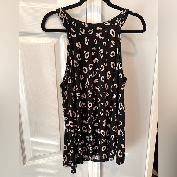 torrid Tops - Torrid Leopard Print Sleeveless Top🐆